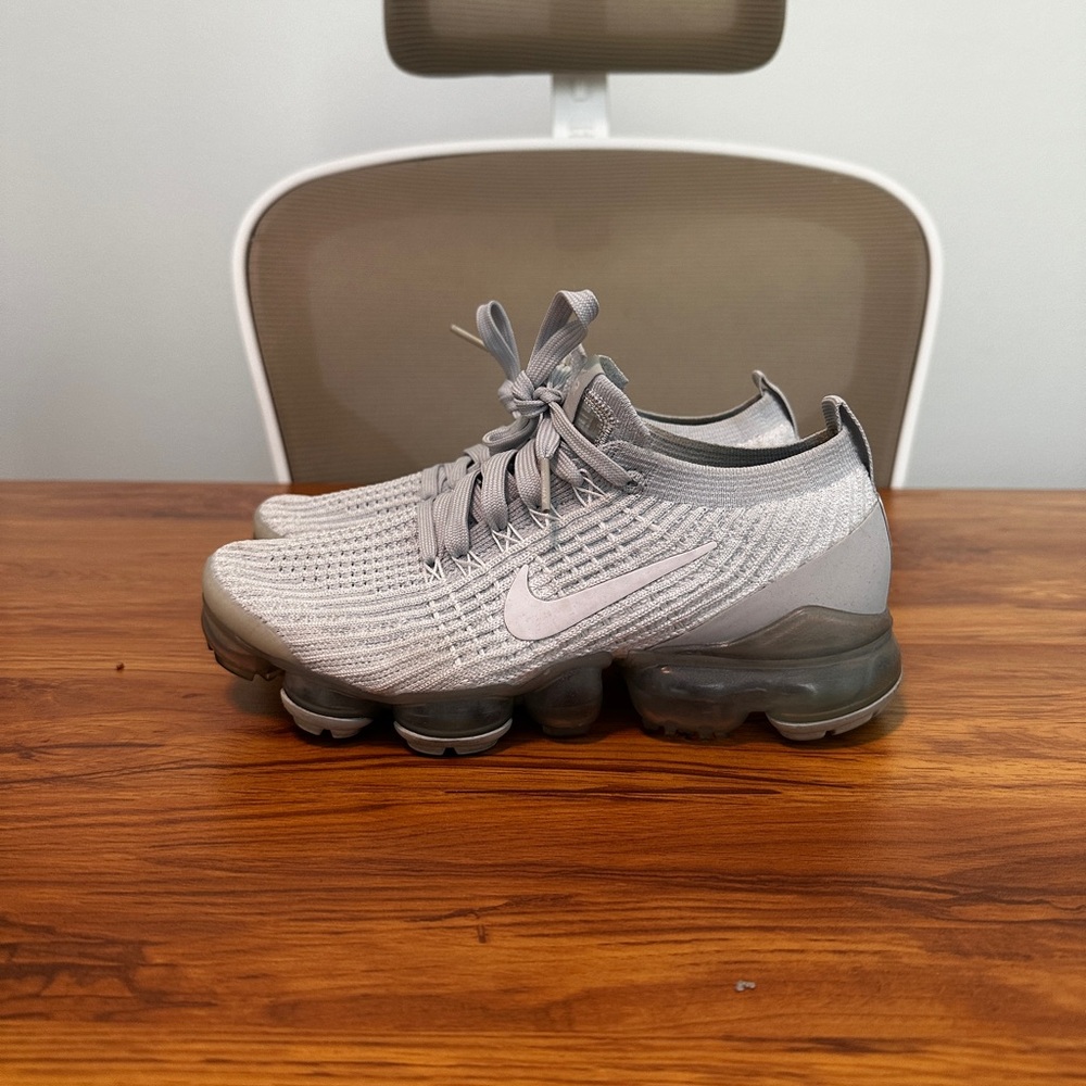 Nike Vapor Max Light Gray Flyknit Sneakers
